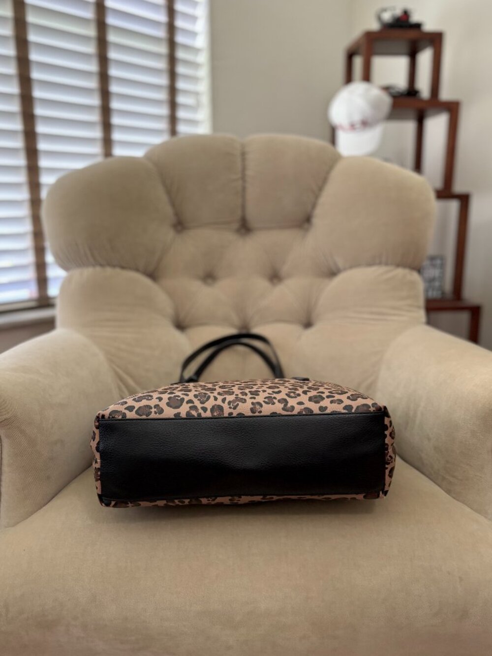 Auth. FOSSIL Iconic Leopard Print Vegan Leather Satchel Tote Bag - Picture 5 of 7